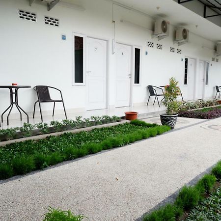 Reddoorz Near Mataram University Εξωτερικό φωτογραφία