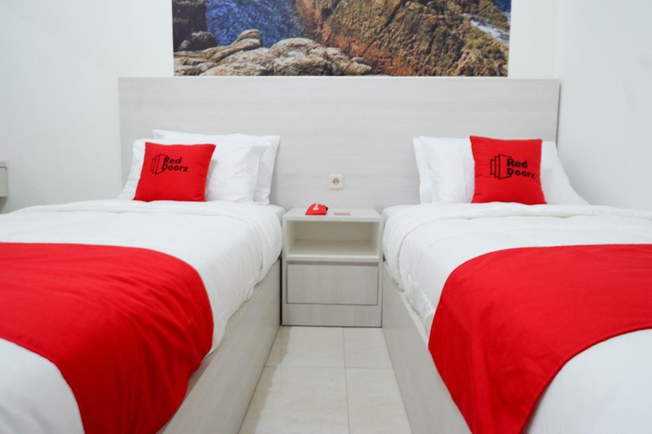 Reddoorz Near Mataram University Εξωτερικό φωτογραφία