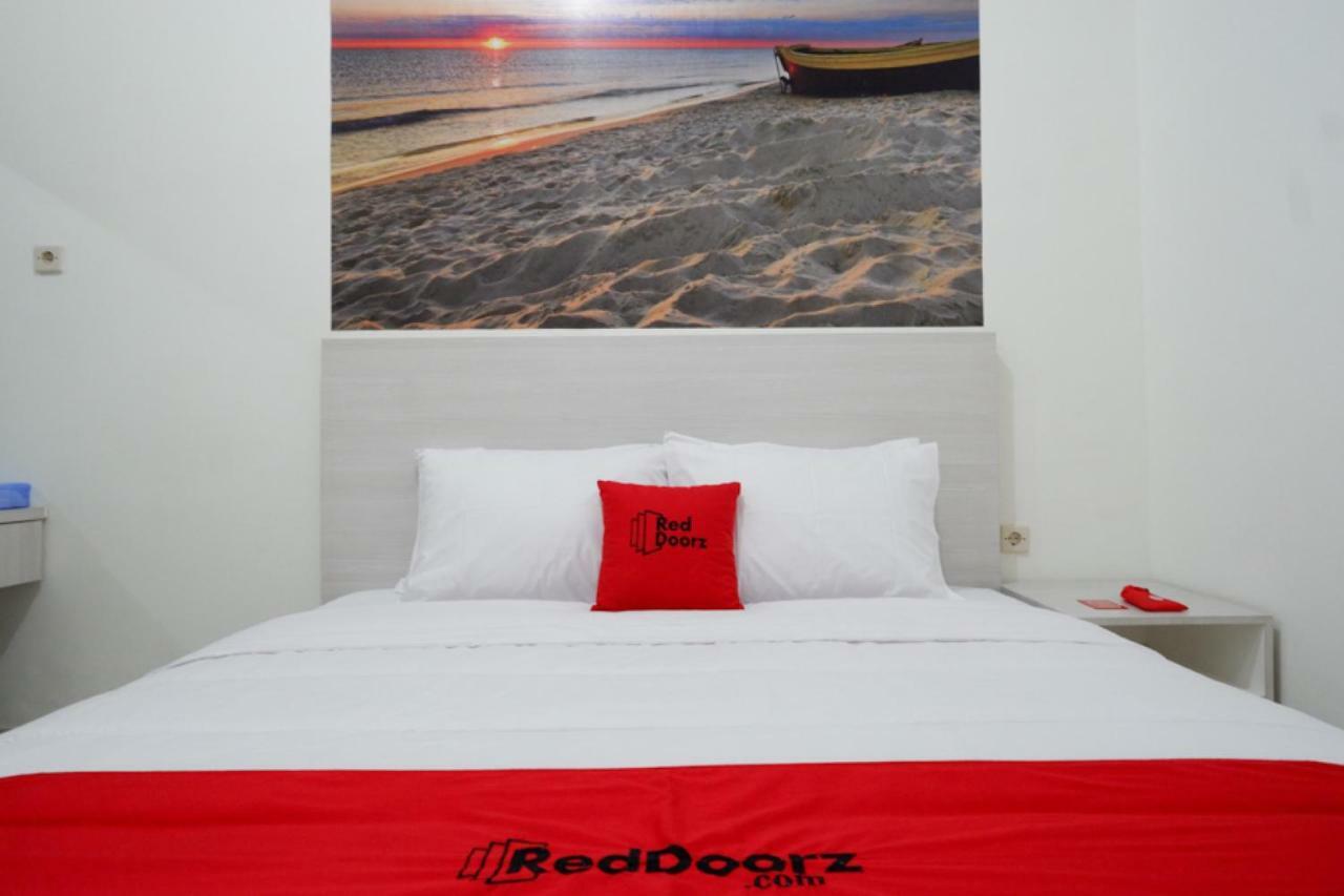 Reddoorz Near Mataram University Εξωτερικό φωτογραφία