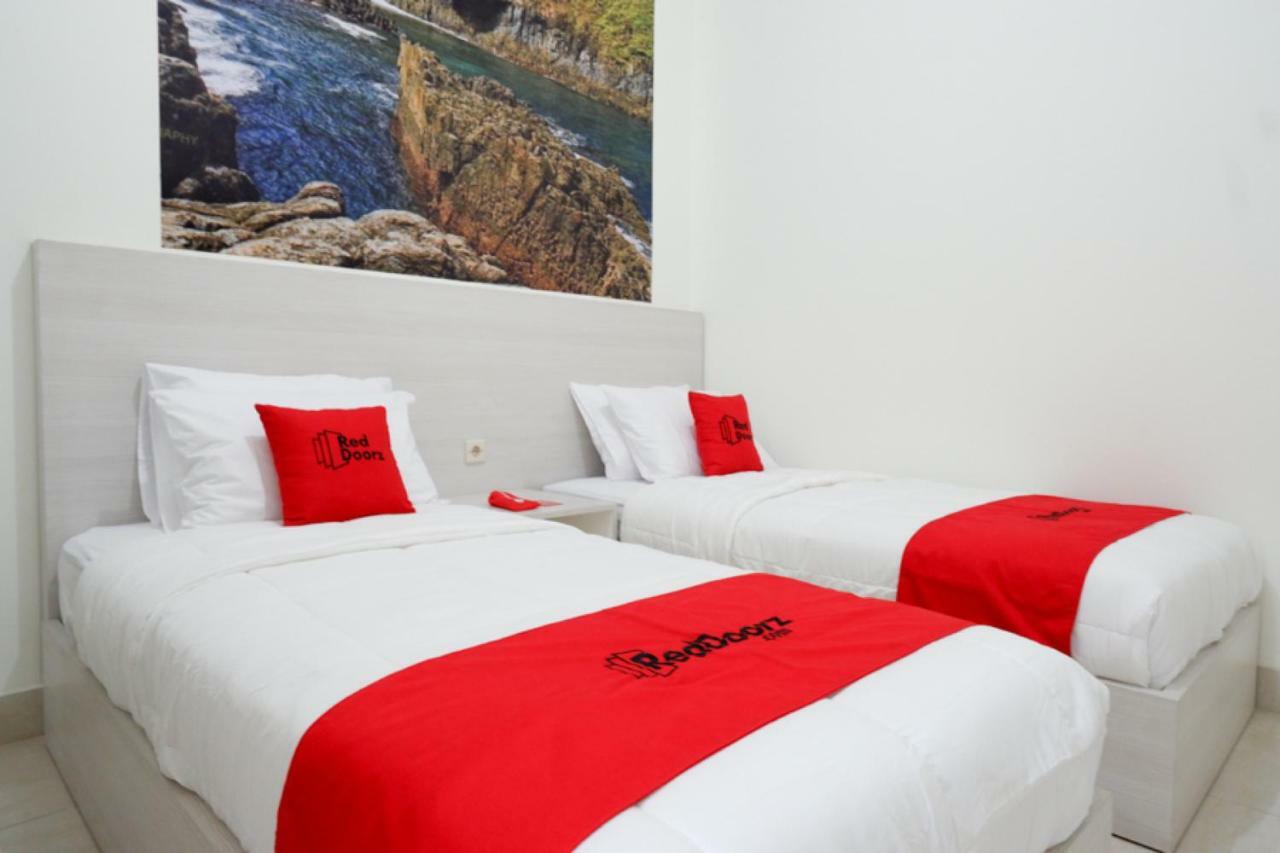 Reddoorz Near Mataram University Εξωτερικό φωτογραφία