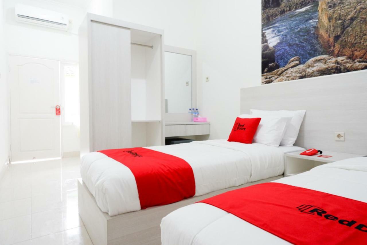 Reddoorz Near Mataram University Εξωτερικό φωτογραφία